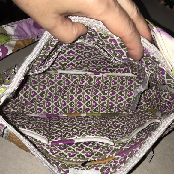 Vera Bradley On The Go EUC! Crossbody - Picture 4 of 9